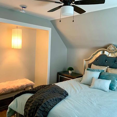 The Oakwood Cottage- With Private Yard & Parking, Minutes From Falls & Casino By Niagara Hospitality Niagara Falls Kültér fotó