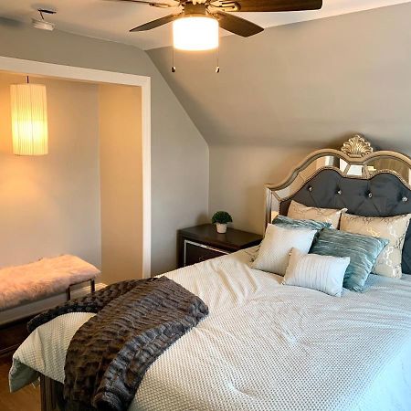 The Oakwood Cottage- With Private Yard & Parking, Minutes From Falls & Casino By Niagara Hospitality Niagara Falls Kültér fotó