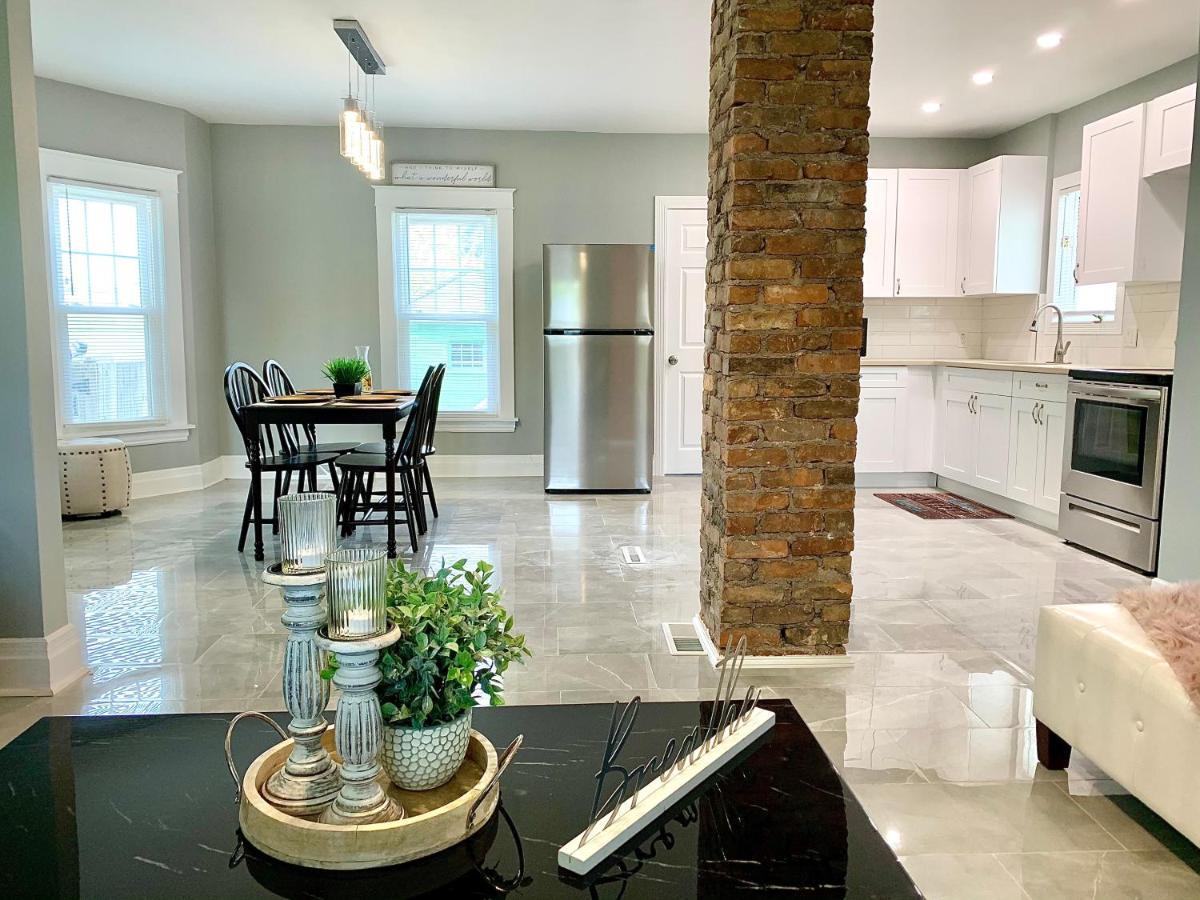 The Oakwood Cottage- With Private Yard & Parking, Minutes From Falls & Casino By Niagara Hospitality Niagara Falls Kültér fotó