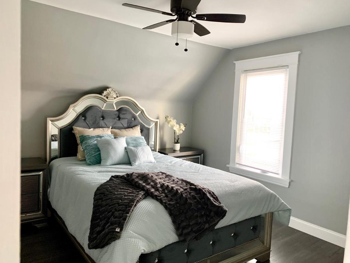 The Oakwood Cottage- With Private Yard & Parking, Minutes From Falls & Casino By Niagara Hospitality Niagara Falls Kültér fotó